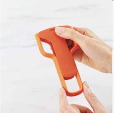 Joseph Joseph, Safestore julienne peeler with protective blade3